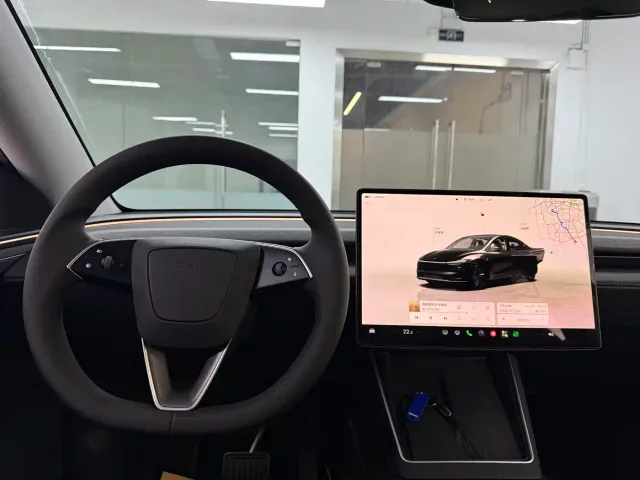 Tesla Model Y — Фото автомобиля 17