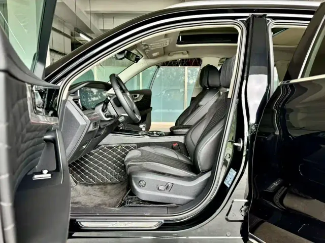 Hongqi HS5 — Фото автомобиля 11