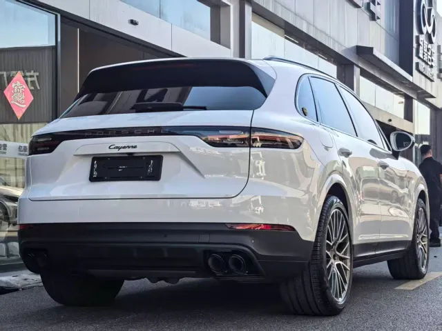 Porsche Cayenne — Фото автомобиля 11