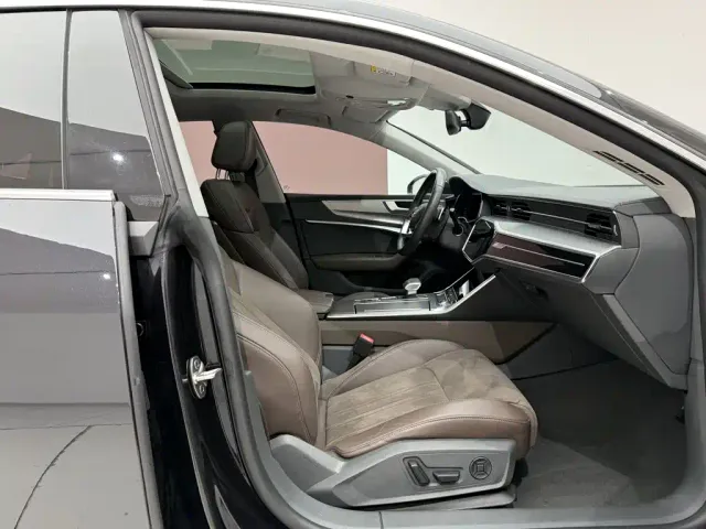 Audi A7L — Фото автомобиля 17