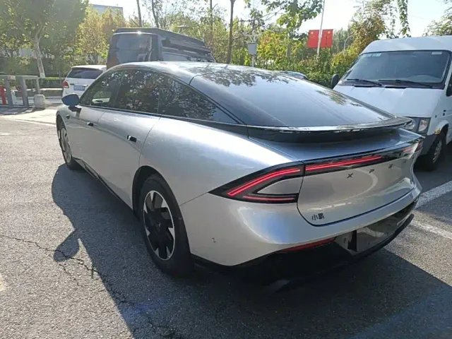 Xpeng P7+ — Фото автомобиля 4