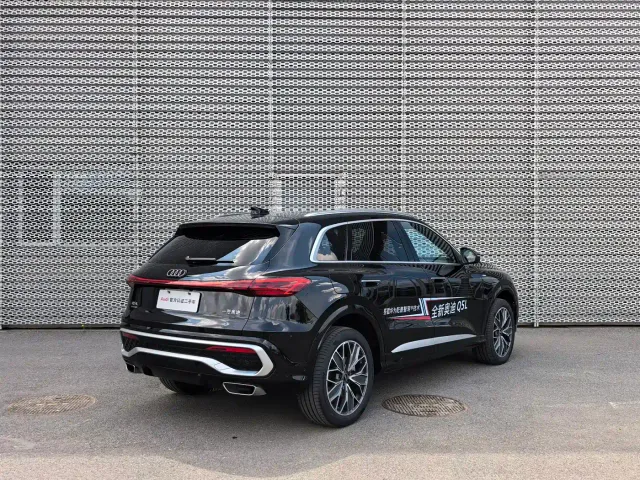 Audi Q5L — Фото автомобиля 2
