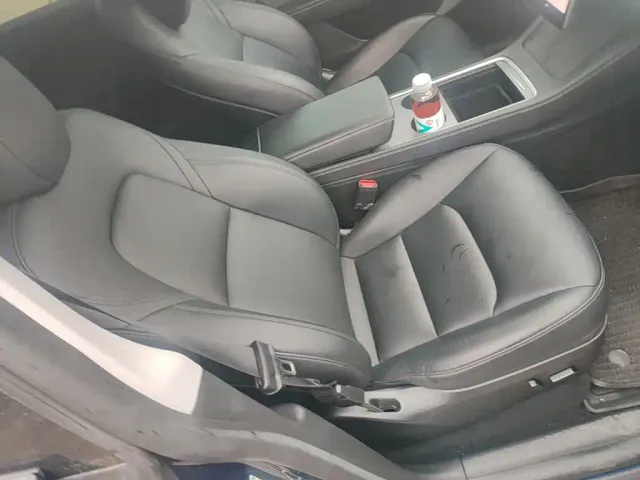 Tesla Model Y — Фото автомобиля 24