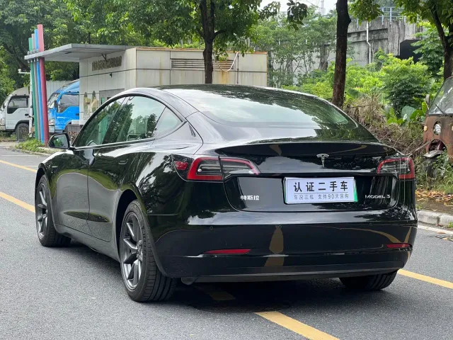 Tesla Model 3 — Фото автомобиля 7