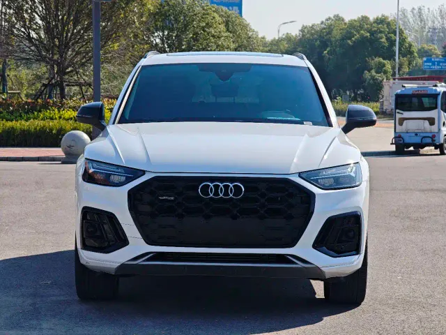 Audi Q5L — Фото автомобиля 2