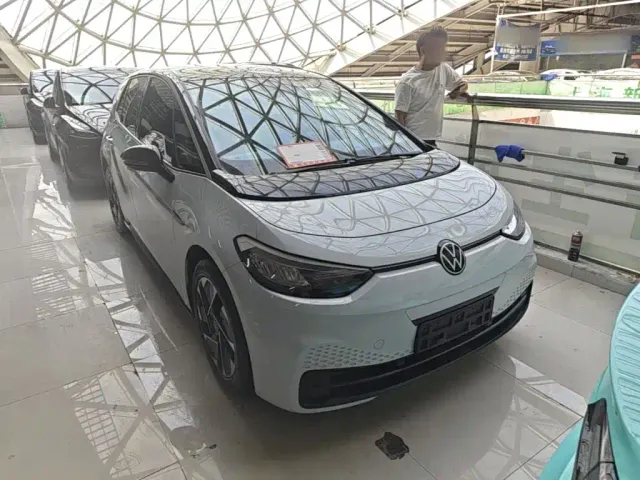 Volkswagen ID.3 — Фото автомобиля 3