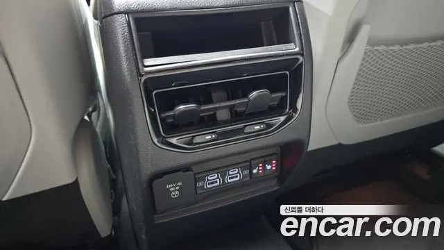 Jeep Cherokee Grand Cherokee(WL) 3.6 Overland — Фото автомобиля 18