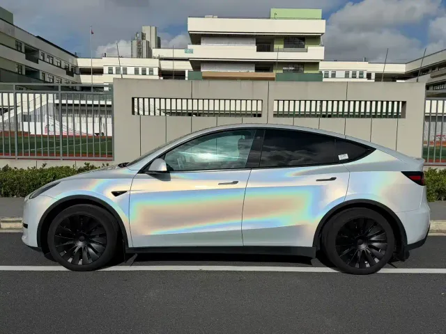 Tesla Model Y — Фото автомобиля 10