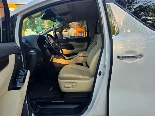 Toyota Vellfire — Фото автомобиля 7