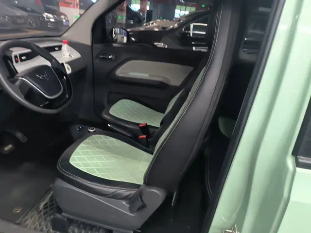 Wuling Hongguang Mini EV — Фото автомобиля 14
