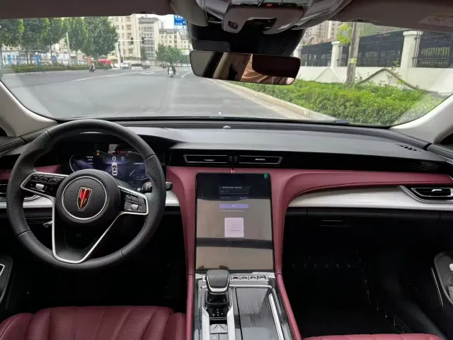 Hongqi H5 — Фото автомобиля 6