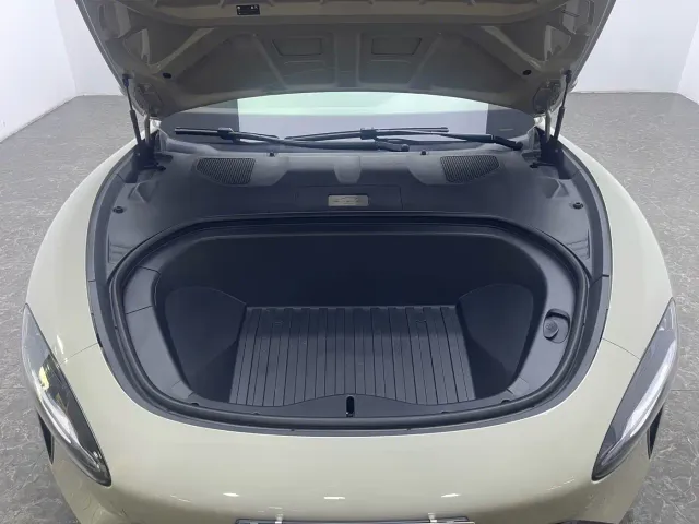 Xiaomi Auto Xiaomi SU7 2024 RWD Long Range Intelligent Driving Edition — Фото автомобиля 19