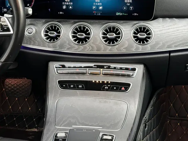 Mercedes-Benz CLS-Class — Фото автомобиля 20