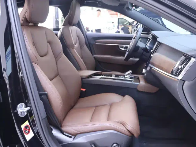 Volvo S90 — Фото автомобиля 21