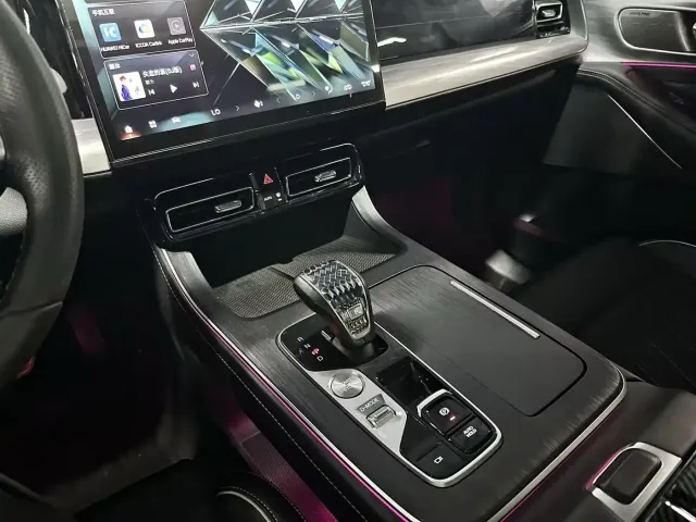 GAC Trumpchi GS8 — Фото автомобиля 11