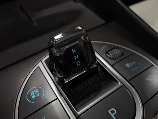 BYD Seal 05 DM-i — Фото автомобиля 13