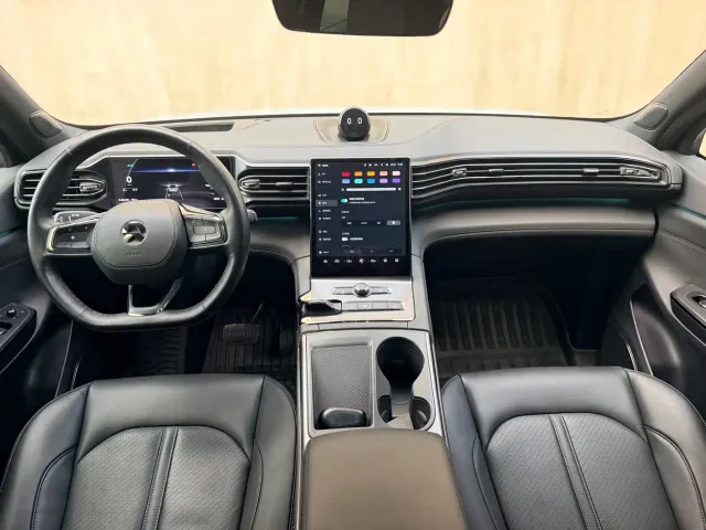 Nio ES6 — Фото автомобиля 16