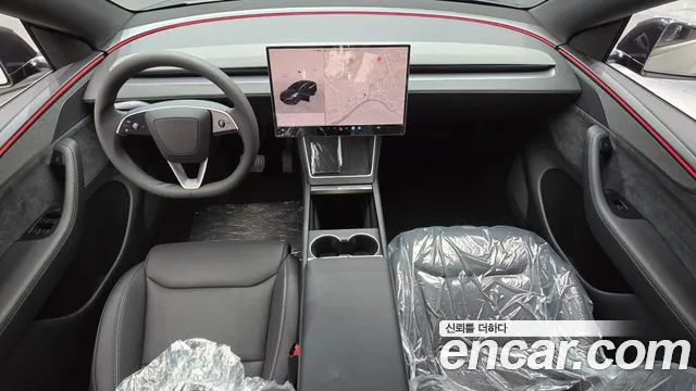 Tesla Model Y — Фото автомобиля 2