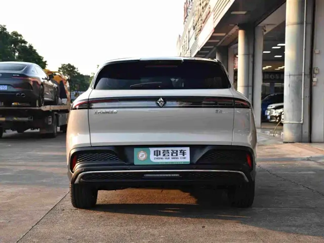 Baojun E6 — Фото автомобиля 18