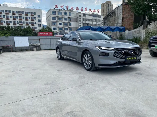 Ford Mondeo — Фото автомобиля 3