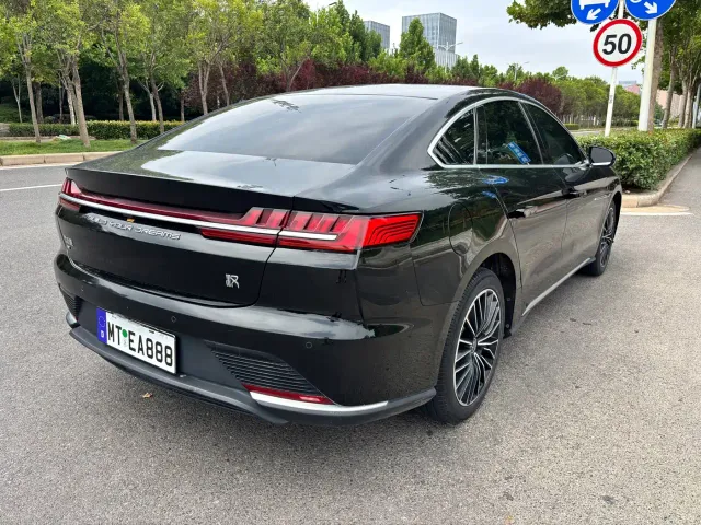 BYD Han — Фото автомобиля 18