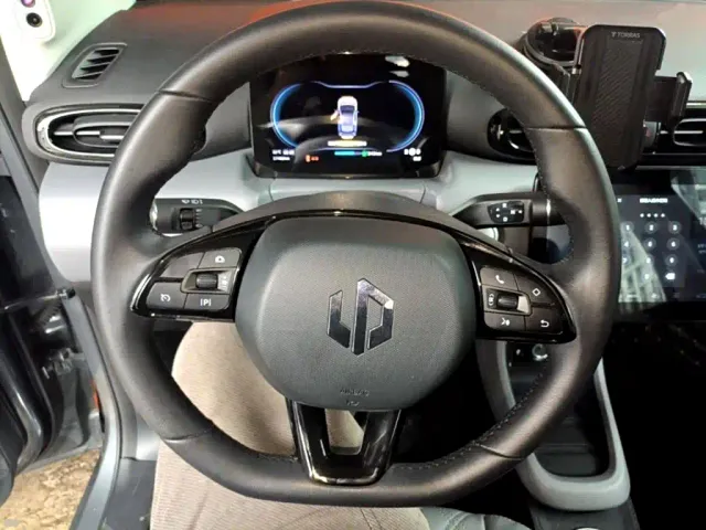 Leapmotor T03 — Фото автомобиля 6