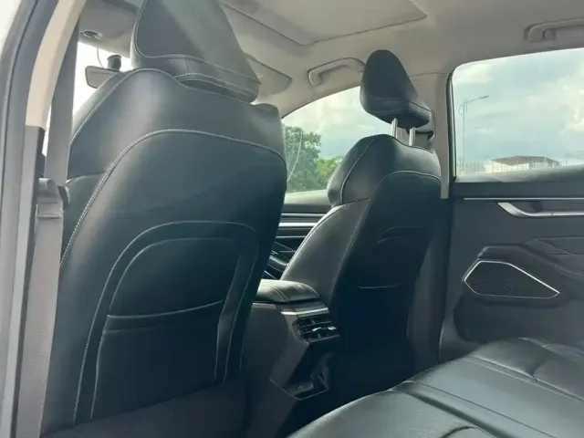 Geely Emgrand — Фото автомобиля 13