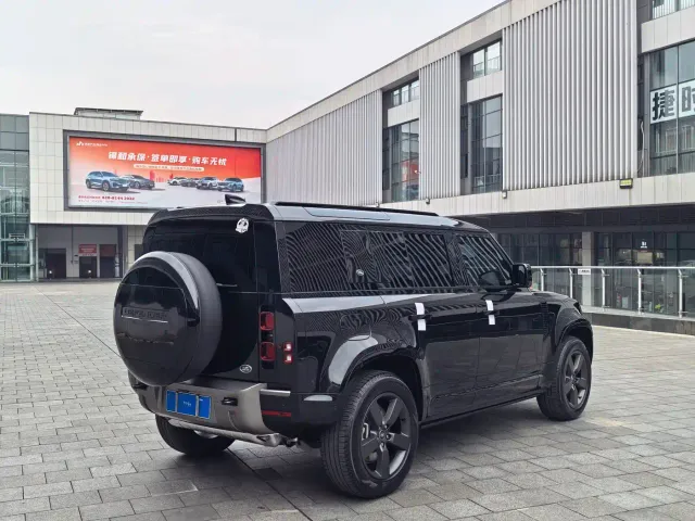 Land Rover Defender — Фото автомобиля 20