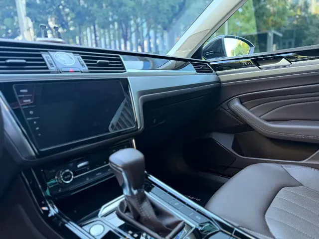 Volkswagen Phideon — Фото автомобиля 9