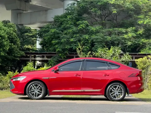 BYD Qin PLUS 2021 DM-i 120KM Flagship — Фото автомобиля 9