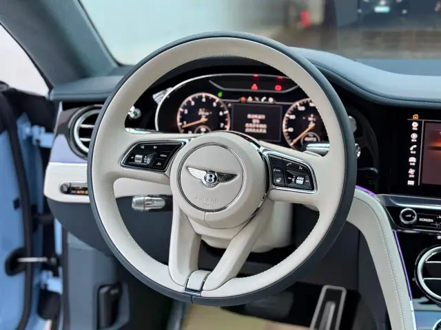 Bentley Continental — Фото автомобиля 8