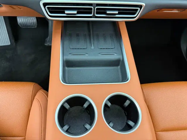 Li Auto L6 — Фото автомобиля 13