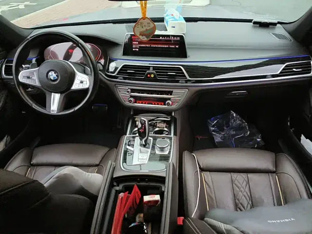 BMW 7 Series — Фото автомобиля 12