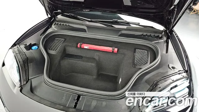 Porsche Macan — Фото автомобиля 6