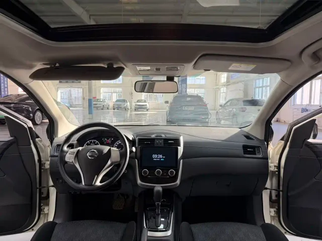Nissan Tiida — Фото автомобиля 7