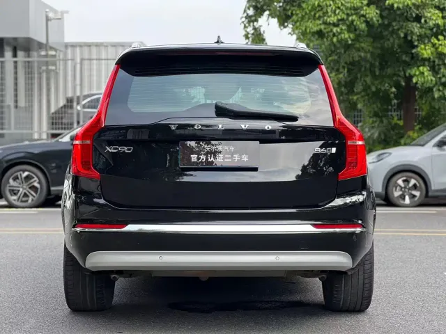 Volvo XC90 — Фото автомобиля 10