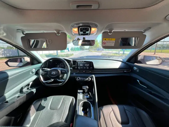Hyundai Elantra — Фото автомобиля 10