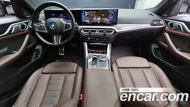 BMW i4 — Фото автомобиля 10
