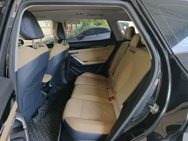 Geely Boyue L — Фото автомобиля 12