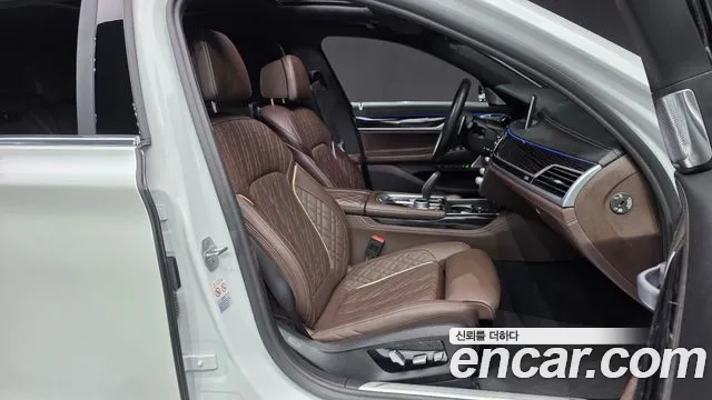 BMW 7-Series — Фото автомобиля 23