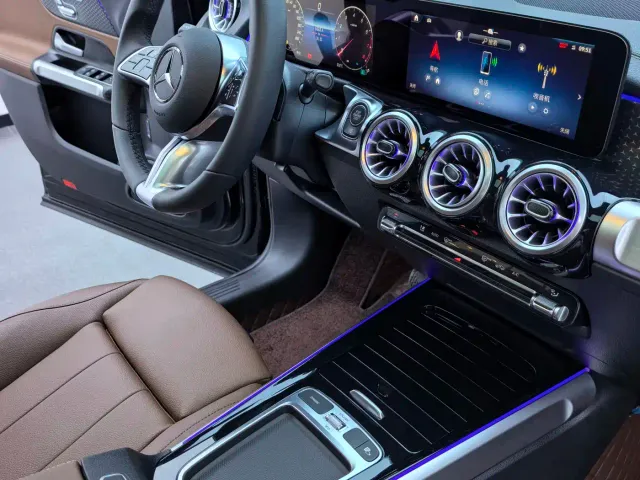 Mercedes-Benz GLB-Class — Фото автомобиля 13