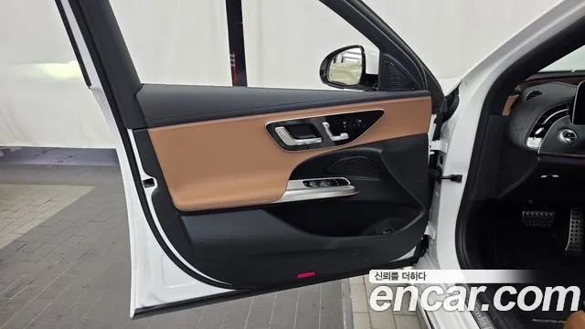 Mercedes-Benz E-Class — Фото автомобиля 23