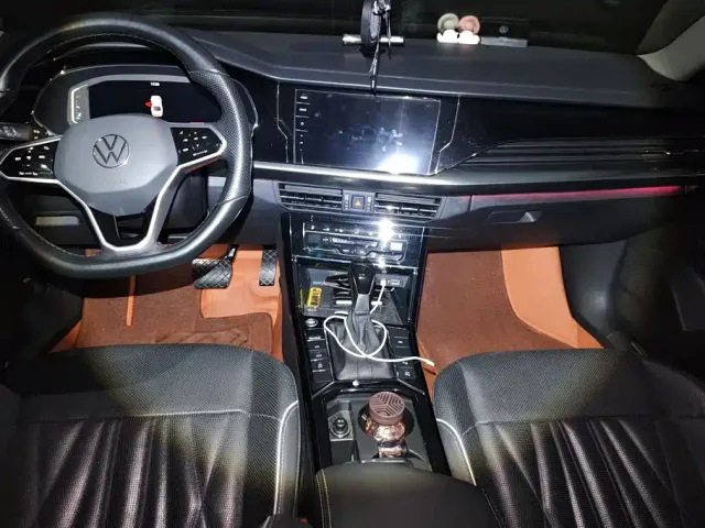 Volkswagen Passat — Фото автомобиля 12