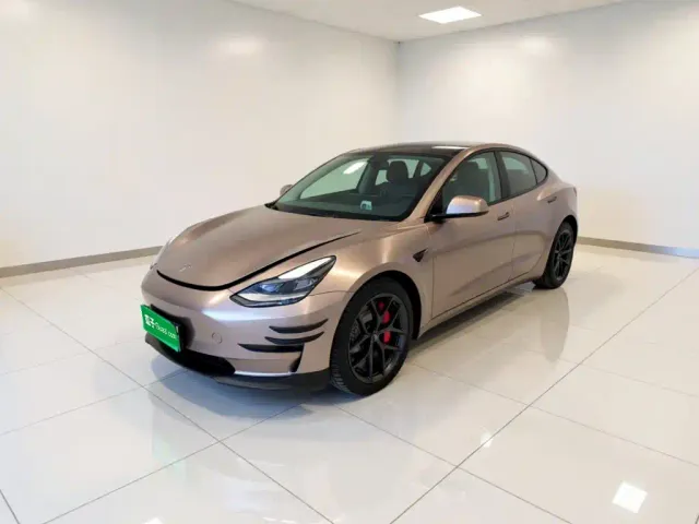 Фотография автомобиля — Tesla Model 3