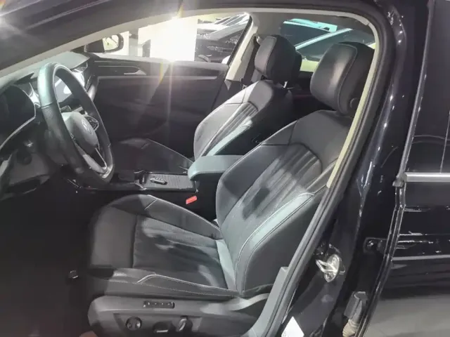 Volkswagen Passat — Фото автомобиля 14