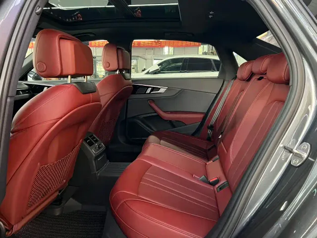 Audi A4L — Фото автомобиля 4