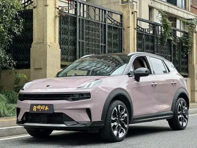 Фотография автомобиля — Lynk & Co 06