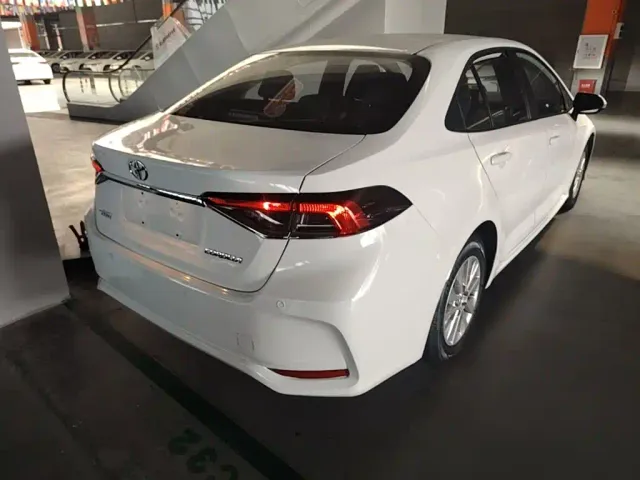 Toyota Corolla — Фото автомобиля 6