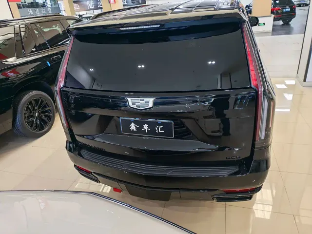 Cadillac Escalade — Фото автомобиля 7
