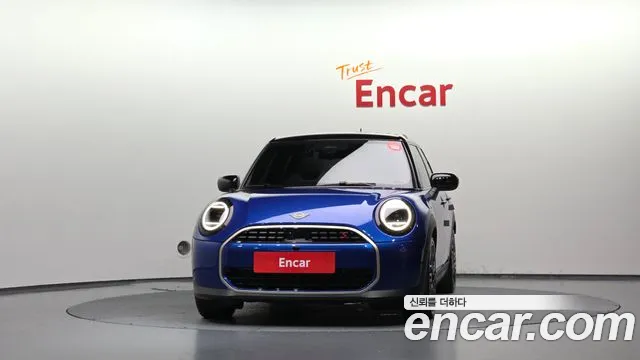 MINI Cooper 4th Gen — Фото автомобиля 3